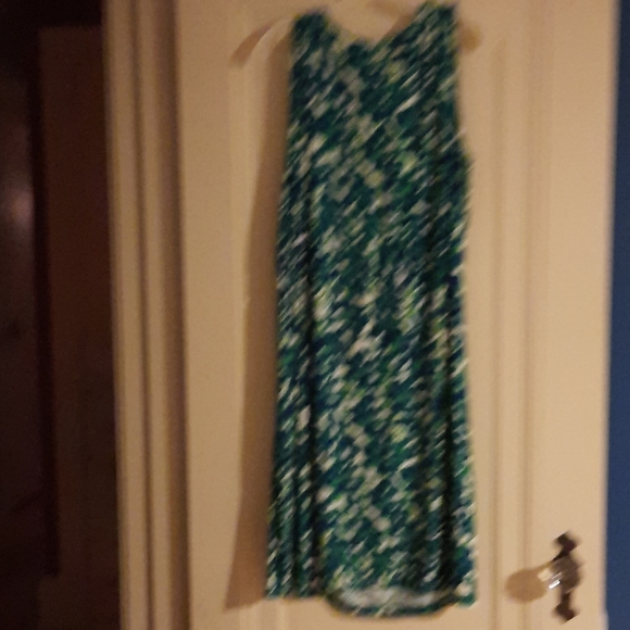 Dress - Picture 2 of 3